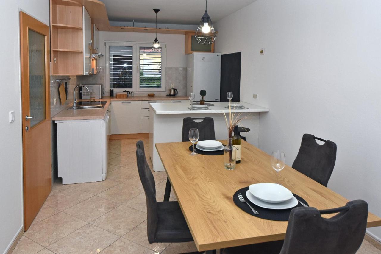 Family Apartment Sara Zadar Exterior photo